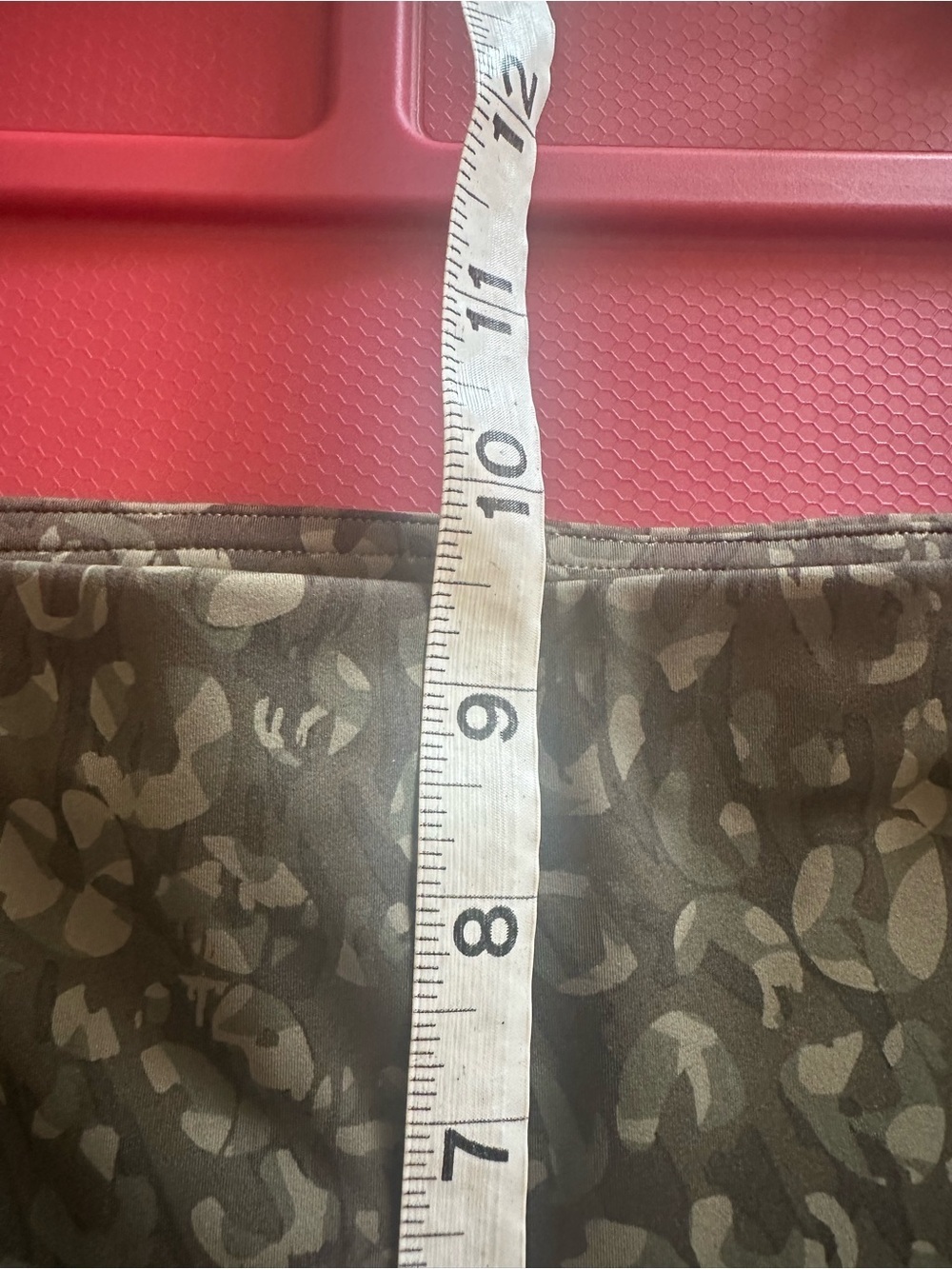 Lululemon Base Pace High-Rise Tight 28"
Intertwined Camo Olive W5DX7S size 8 - Picture 4 of 9